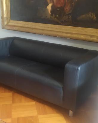 DIVANO NERO IN ECOPELLE