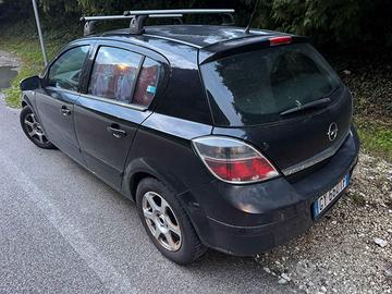 Opel Astra 3a serie cilindrata 1700
