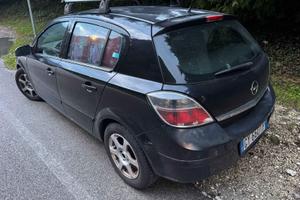 Opel Astra 3a serie cilindrata 1700