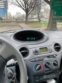Automobile usata  Toyota Yaris