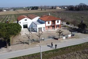 Porzione di bifamiliare con corte privata