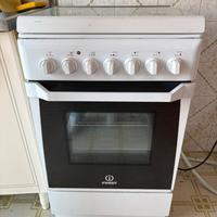 Cucina a gas Indesit 4 fuochi