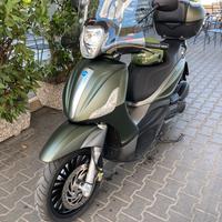 Beverly 300 s