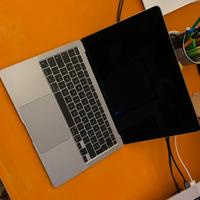 Macbook Air M1 8CPU 8GPU 16GB 1TB