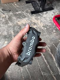Pinza brembo m4 sinistra