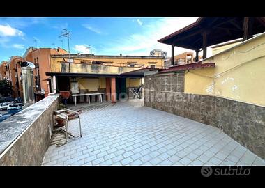 Casa a Piscinola con cantina, terrazzo posto auto