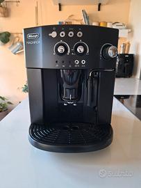 macchina per il caffè delonghi magnifica