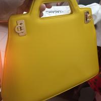 Ferragamo borsa collezione 2024