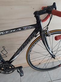 Bici da corsa Atla in carbonio