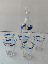 Set liquore bottiglia e bicchierini