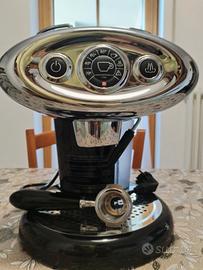 macchina caffè illy