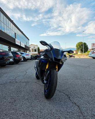 YAMAHA R1M 2022 GARANZIA UFFICIALE FINO AL 2029
