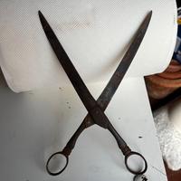 Vecchie forbici da sarto in ferro