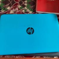 Pc portatile HP, colore azzurro, tasti bianchi