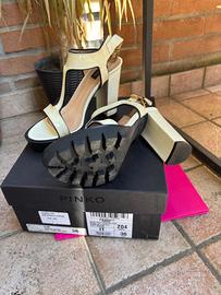 SANDALO  IN PELLE VERNICIATA