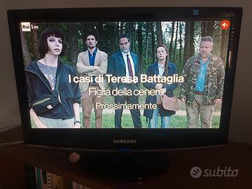TV Samsung 19" HD + Staffa Muro VESA + Accessori