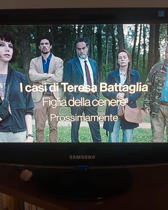 TV Samsung 19" HD + Staffa Muro VESA + Accessori
