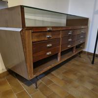 Banco vintage da lavoro con espositore