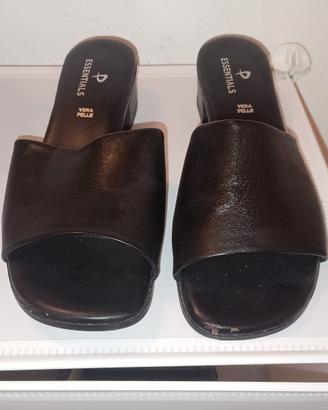 Lotto due paia di scarpe da donna 