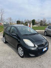 Toyota Yaris 1.0 5 porte