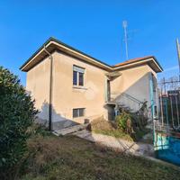 VILLA SINGOLA A CASSINETTA DI LUGAGNANO