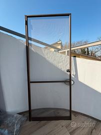 Zanzariera a porta