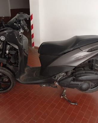 YAMAHA TRICITY 125