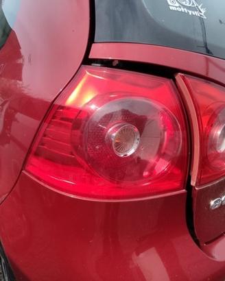 Fanale post sinistro VOLKSWAGEN GOLF 5 2004