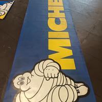 striscione pubblicitario Michelin Bibendum