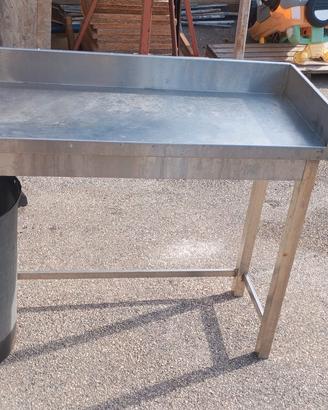 tavolo in acciaio inox da lavoro 
