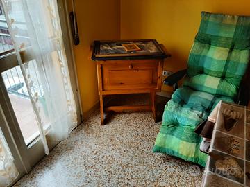 Mobiletto rustico in legno massello