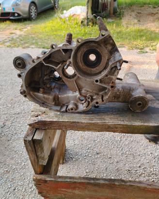 PEZZI VESPA:TELAIO FRENO CARTER TAMBURO SERBATOIO 