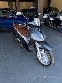 Piaggio Beverly 300 i.e.