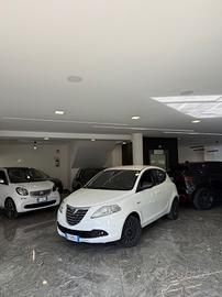 Lancia Ypsilon 1.2 69 CV 5 porte S&S Silver