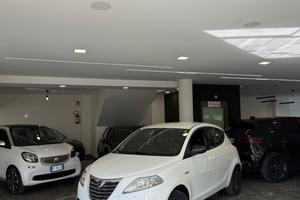 Lancia Ypsilon 1.2 69 CV 5 porte S&S Silver