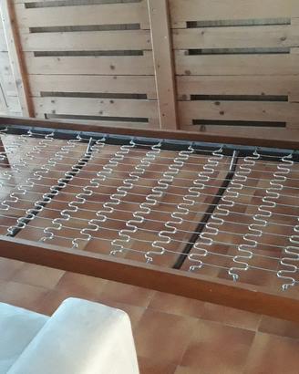 Letto in legno completo di materasso da una piazza