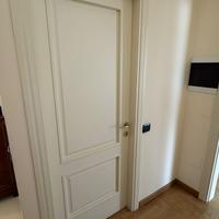 Porta in legno laccato bianco