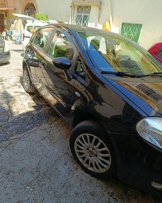Grande Punto 2009 nera METANO