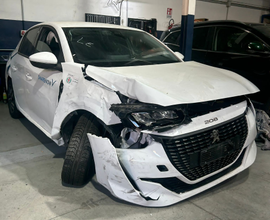 Peugeot 208 sinistrata incidentata