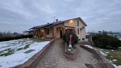 Villa di 450 m² con più di 5 locali e box auto dop