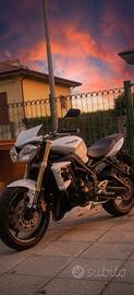 Triumph street triple 675 2011 106 cv