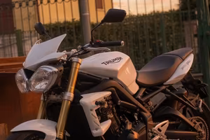 Triumph street triple 675 2011 106 cv