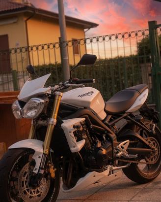 Triumph street triple 675 2011 106 cv