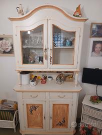Credenza con vetrina