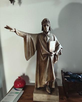 Antica statua di Dante Alighieri