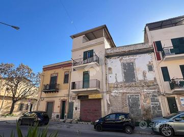 2 LOCALI A PALERMO