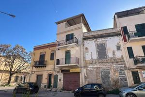 2 LOCALI A PALERMO