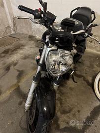 Yamaha FZ6 2006 nera - motore guasto