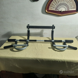 Sbarra per addominali e pettorali