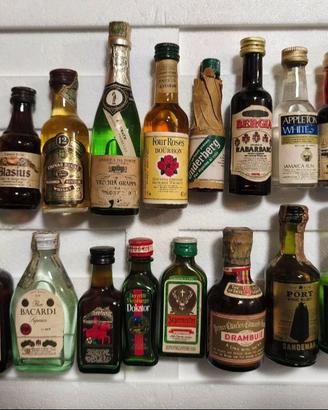 Mignon di liquori vintage